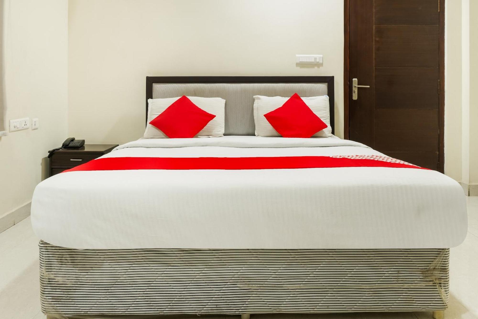 OYO 73795 Karthikeya Pride Hotel Vijayawada Bagian luar foto